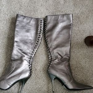 SILVER BOOTS 7B
